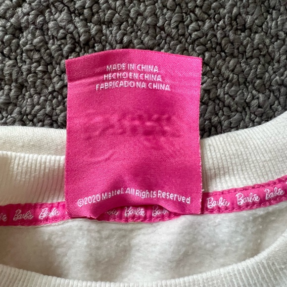Barbie cropped sweatshirt, forever 21, plus size 2x, fits like an XL - Picture 4 of 4